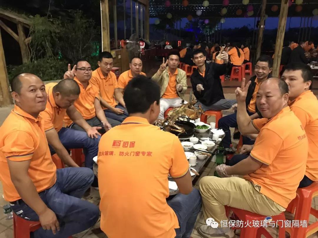 主題：“團結(jié)”與“效率”！精誠團結(jié)、再創(chuàng)新高！ --記公司在2017年10月17日組織了一場高明盈香戶外拓展旅游活動